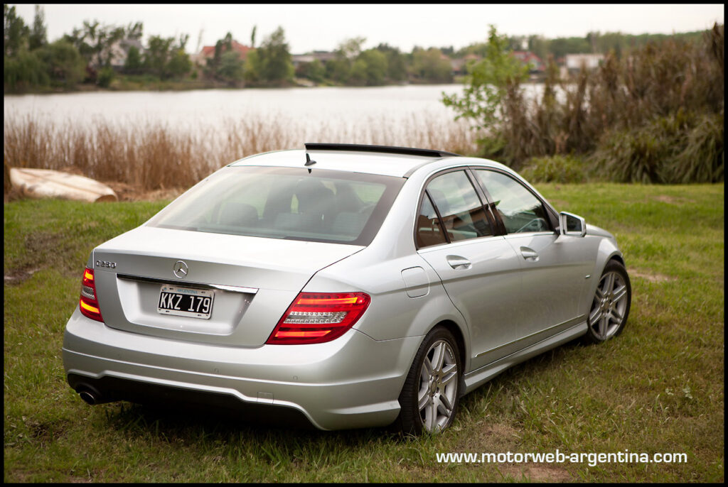 Mercedes C250 Avantgarde - 0016
