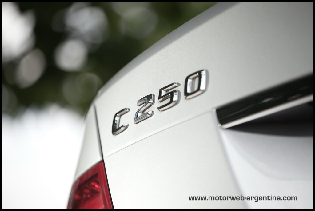 Mercedes C250 Avantgarde - 0022