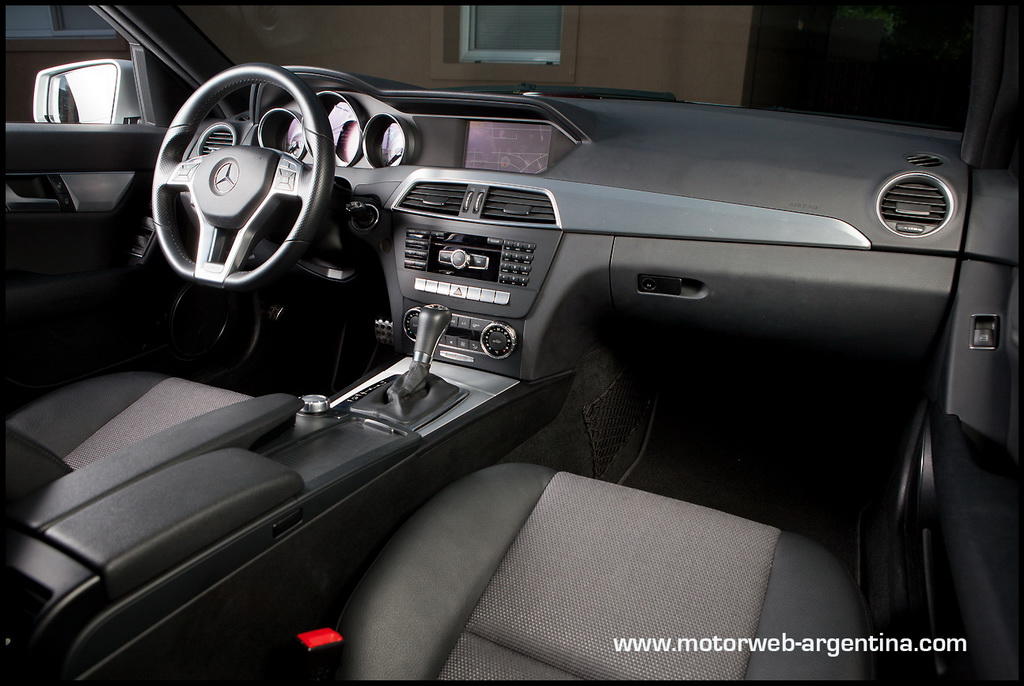 Mercedes-C250-Avantgarde-0051