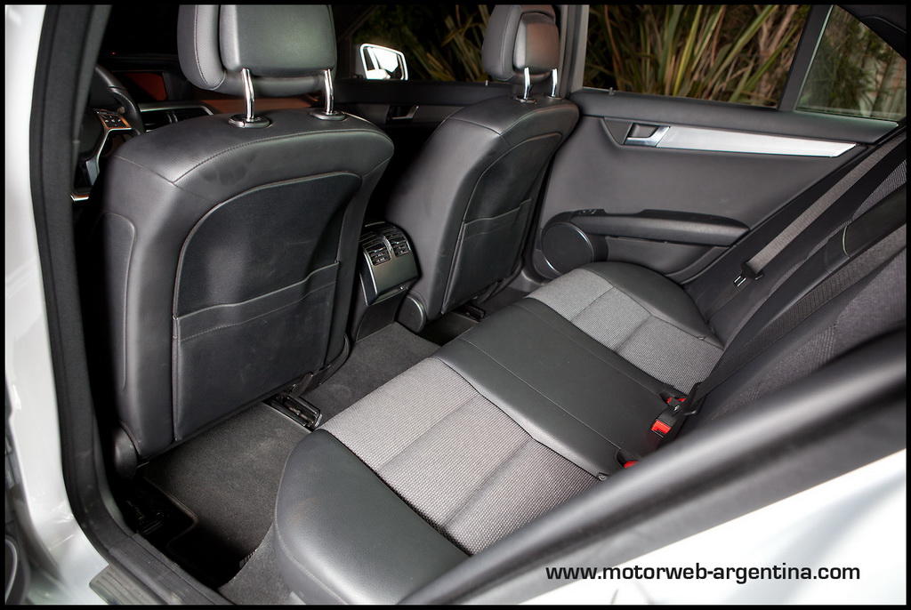 Mercedes-C250-Avantgarde-0086