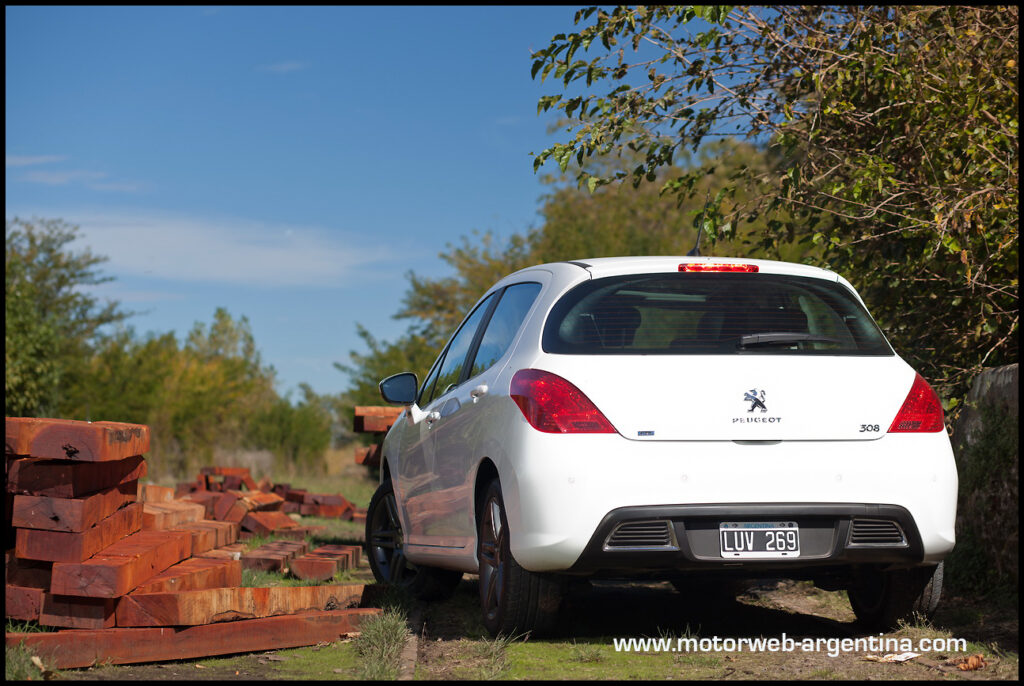 2013-04-14 TEST Peugeot 308 Sport 114