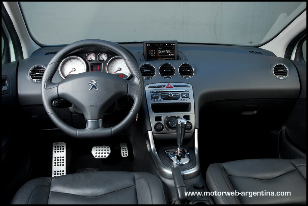 2013-04-14 TEST Peugeot 308 Sport 126b