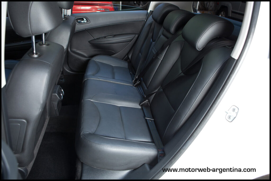 2013-04-14 TEST Peugeot 308 Sport 152