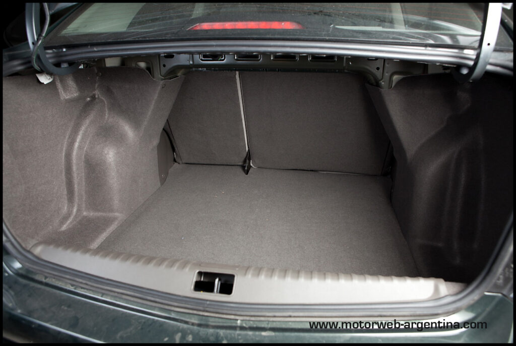 2013-05-16 TEST Chevrolet Cobalt 036