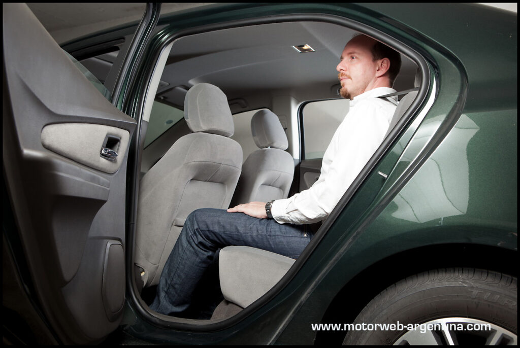 2013-05-16 TEST Chevrolet Cobalt 054