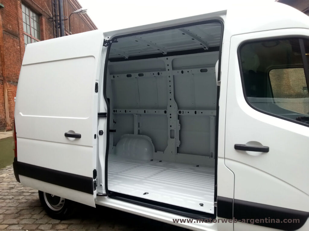 2013-05-22 PRES Renault Master 2013 - 04