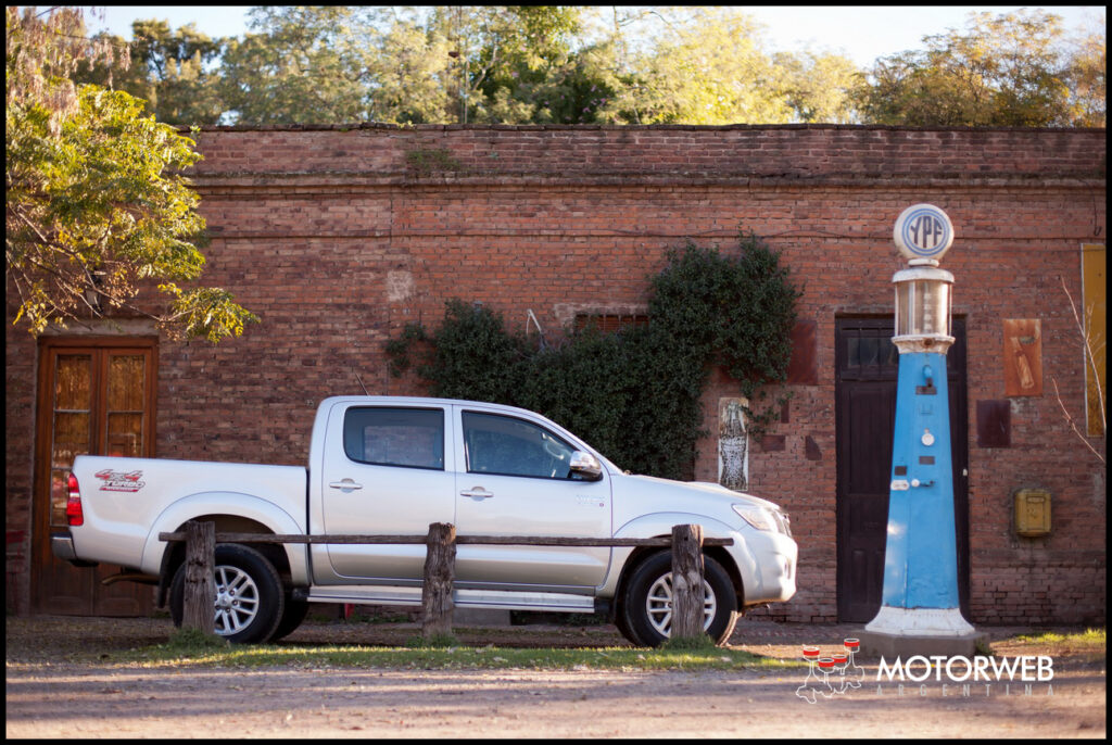 2013-05-16 TEST Toyota Hilux SRV 4x4 AT 009