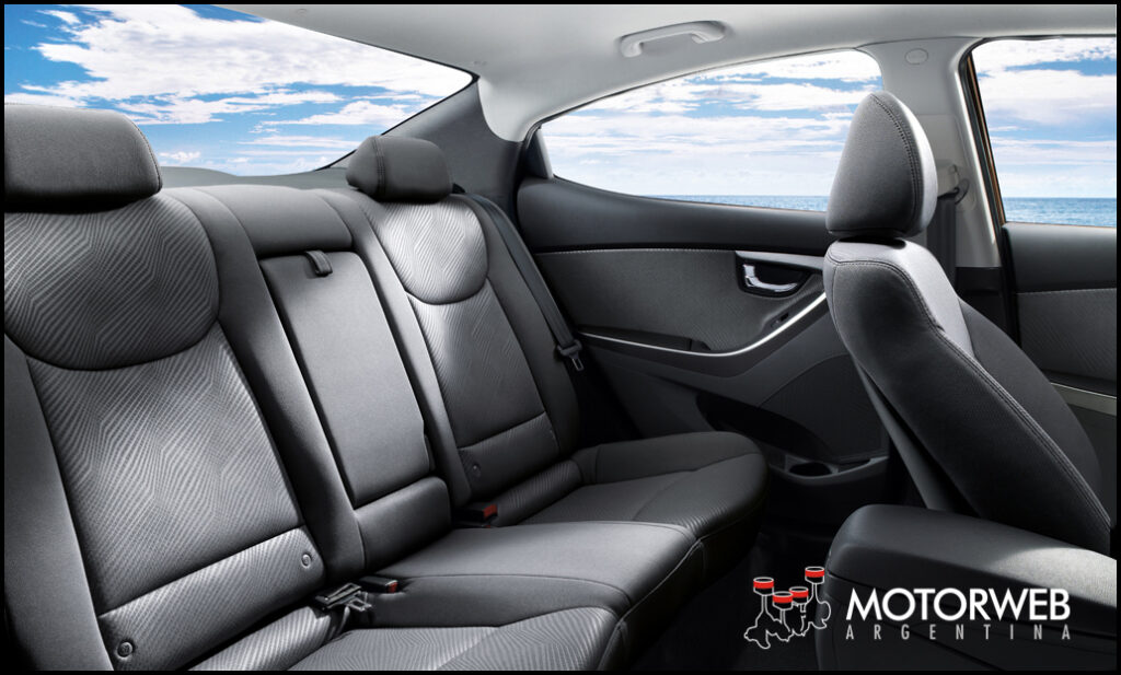 Hyundai Elantra 2013 Motorweb Argentina 08