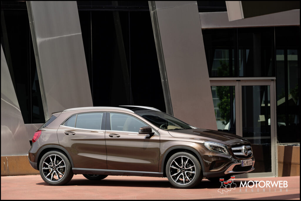 Mercedes-Benz GLA 220 CDI 4MATIC (X156) 2013