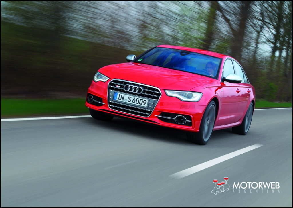 Audi S6 Avant /Fahraufnahme