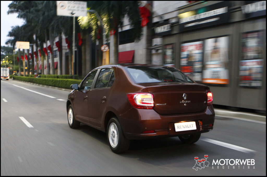 1757_novo-logan_dynamique-1.6-8v-hi-power_018 copy