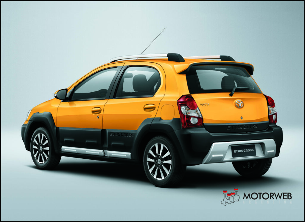 Toyota Etios Cross Argentina 02