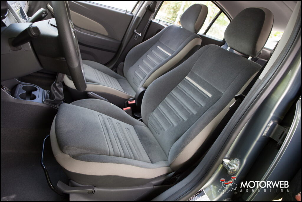 2014-02 TEST Chevolet Agile Motorweb Argentina 70