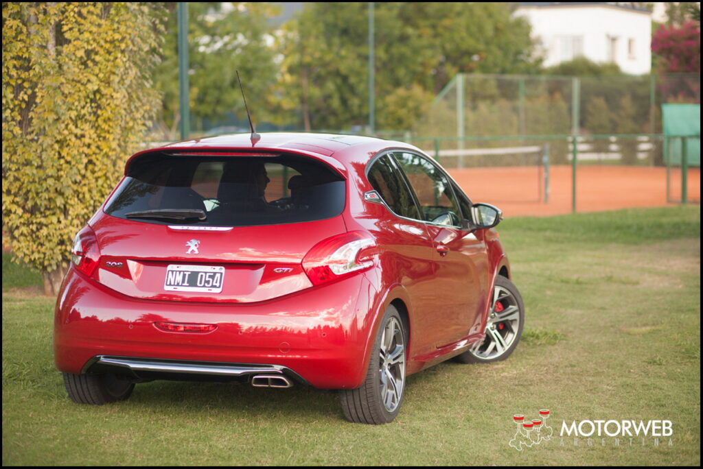 2014-03 TEST Peugeot 208 GTi 022