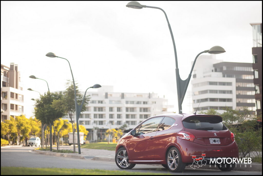 2014-03 TEST Peugeot 208 GTi 030