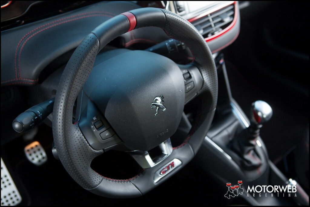 2014-03 TEST Peugeot 208 GTi 071