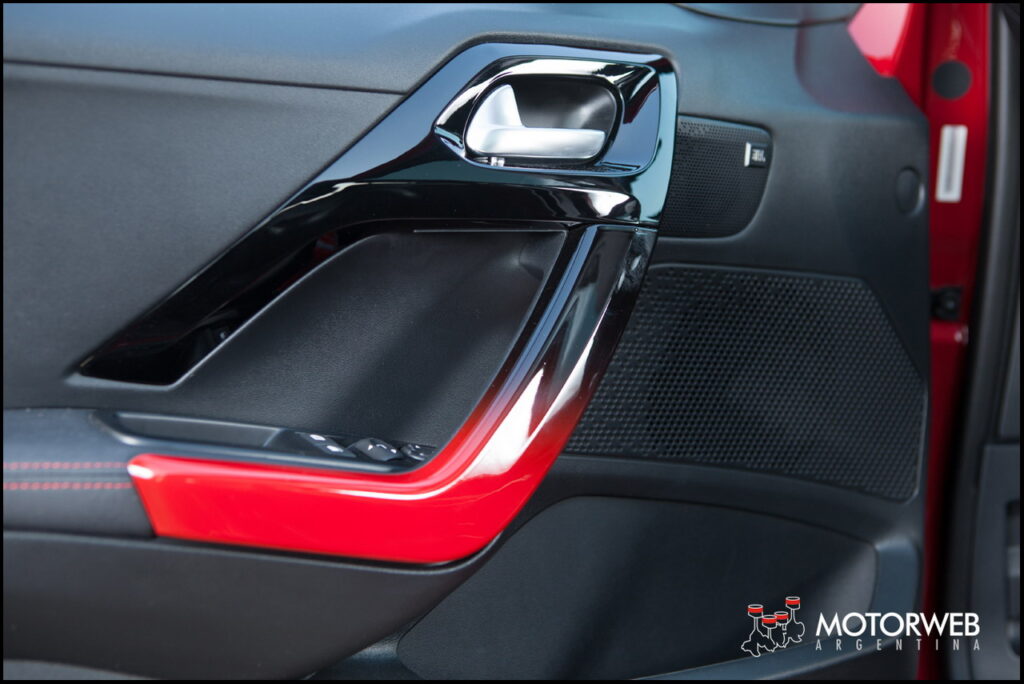 2014-03 TEST Peugeot 208 GTi 097