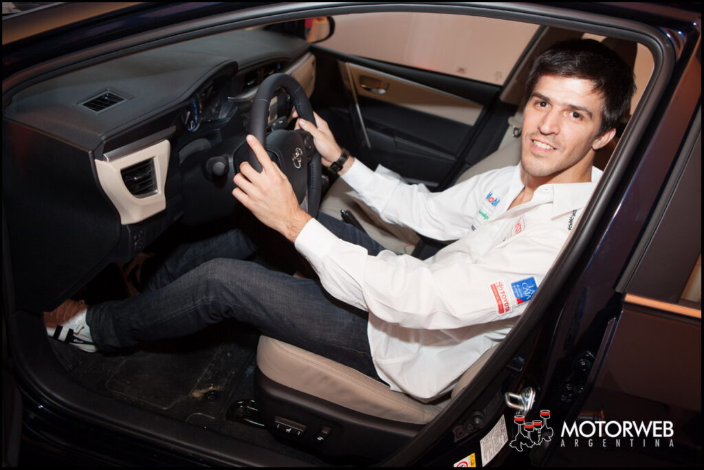 2014-04-09 LANZAMIENTO Toyota Corolla Kansai 61