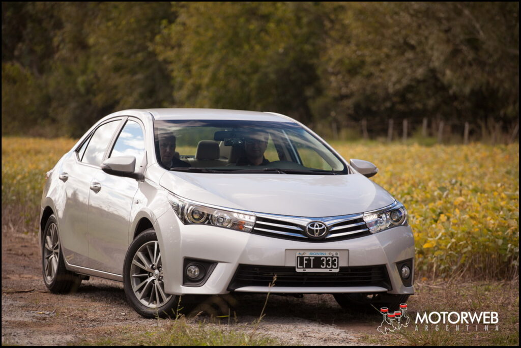 2014-04 TEST Toyota Corolla SEG Motorweb Argentina 061