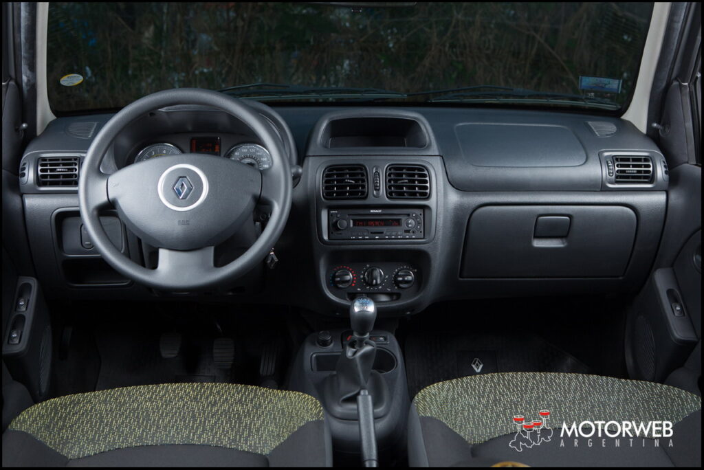 2014-05-10 TEST Renault Clio Mio 31