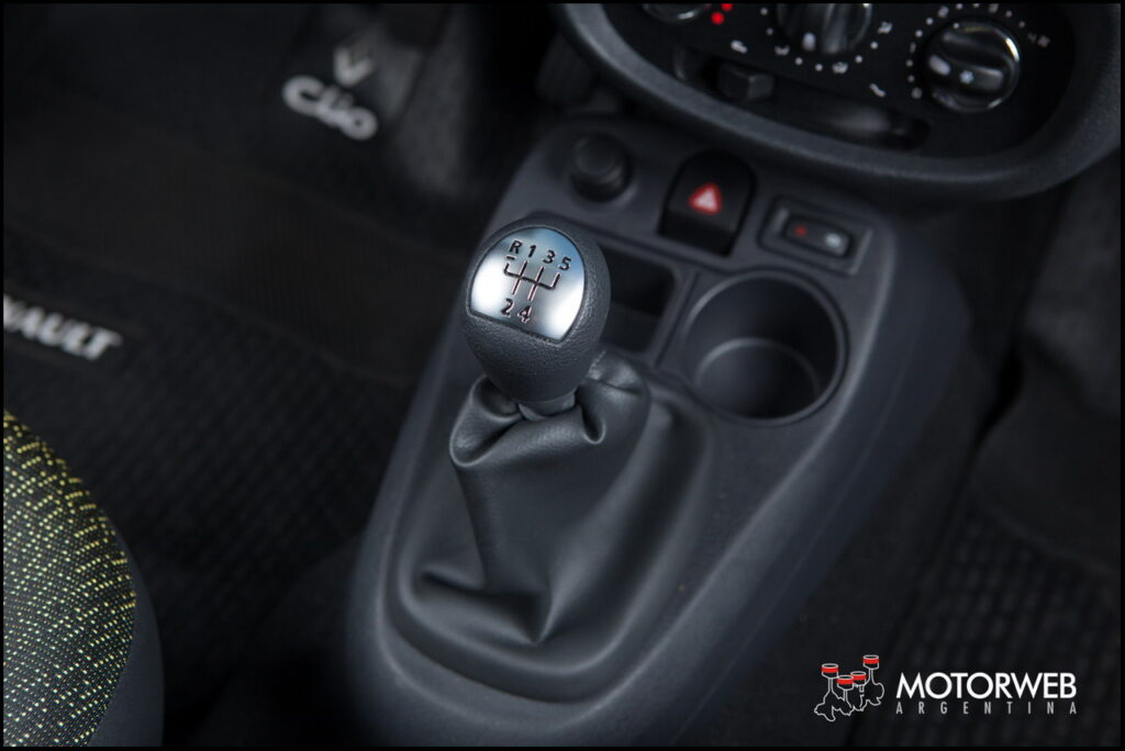 2014-05-10 TEST Renault Clio Mio 39