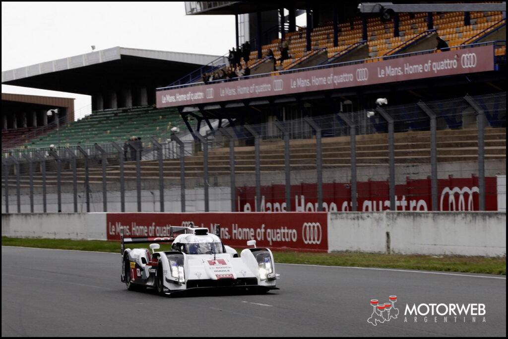 Audi R18 e-tron quattro bereit fuer offiziellen Testtag in Le Mans