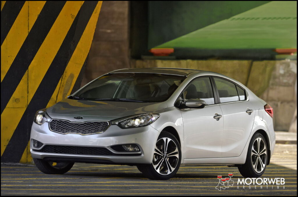 Kia Cerato 2014 Motorweb Argentina 01