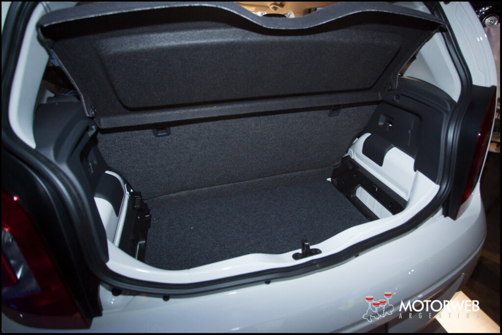 2014-06-05 LANZ VW Up Motorweb 37