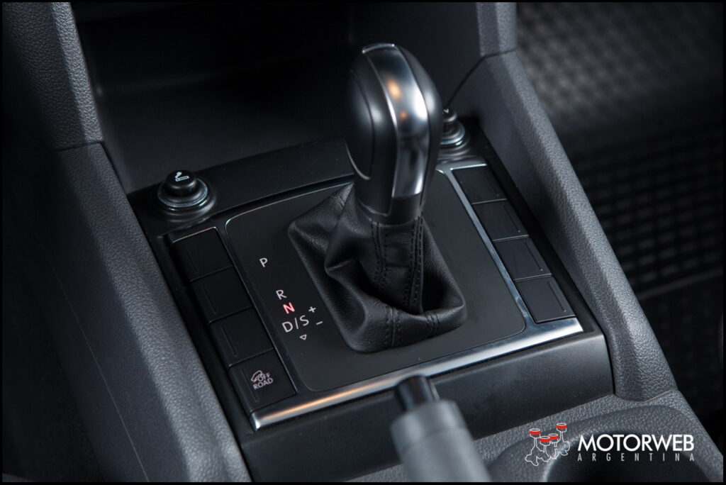 2014-06 TEST VW Amarok TL AT8 Motorweb 37