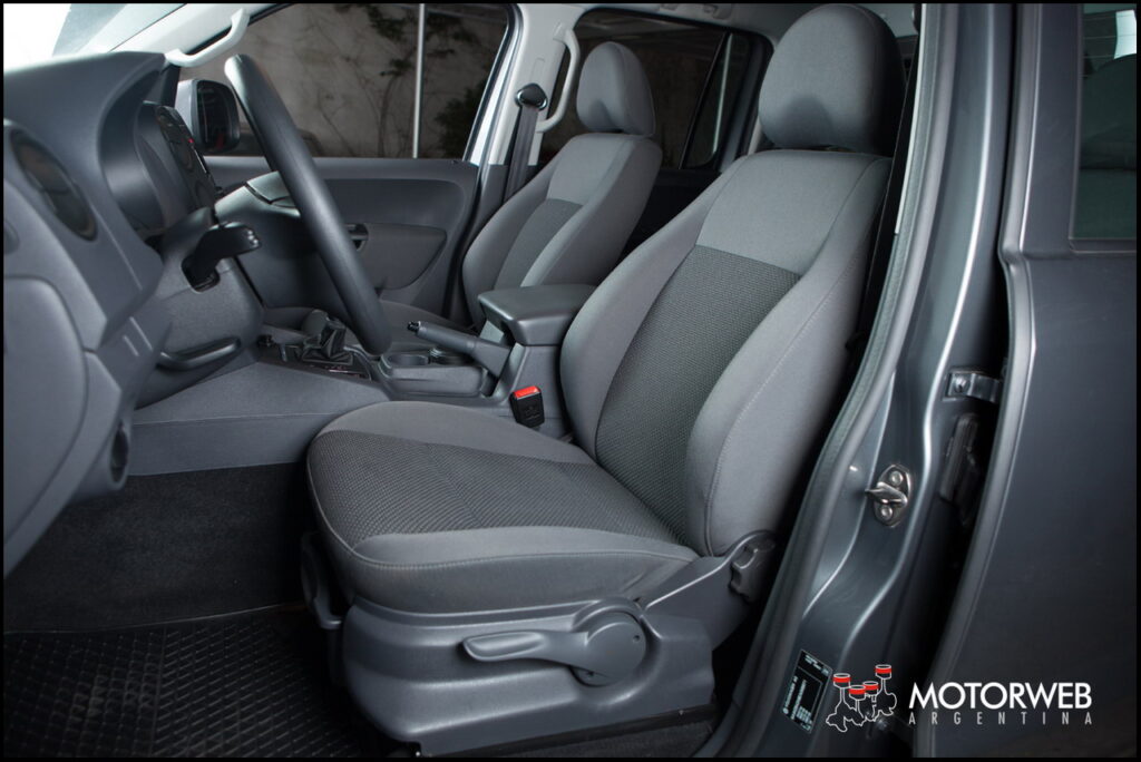 2014-06 TEST VW Amarok TL AT8 Motorweb 49