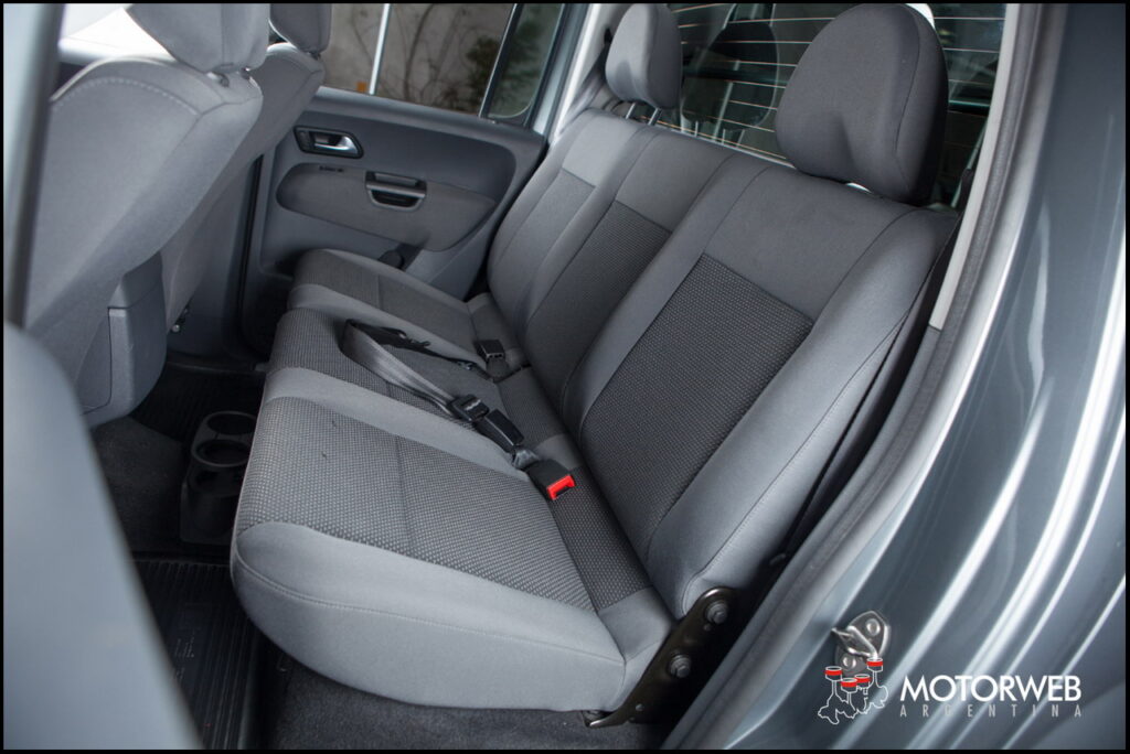 2014-06 TEST VW Amarok TL AT8 Motorweb 54