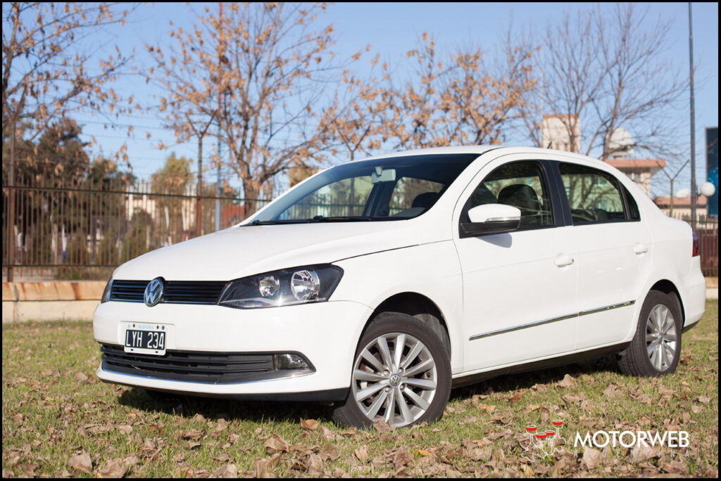 2014-06 TEST Volkswagen Voyage Motorweb 09