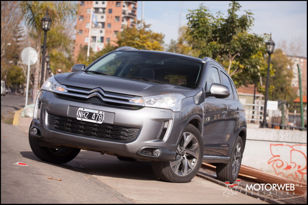2014-07 TEST Citroen C4 Aircross Motorweb 004