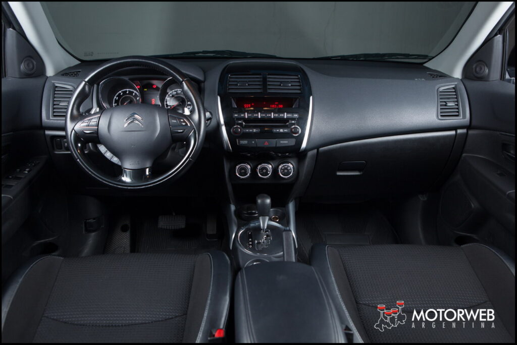 2014-07 TEST Citroen C4 Aircross Motorweb 044