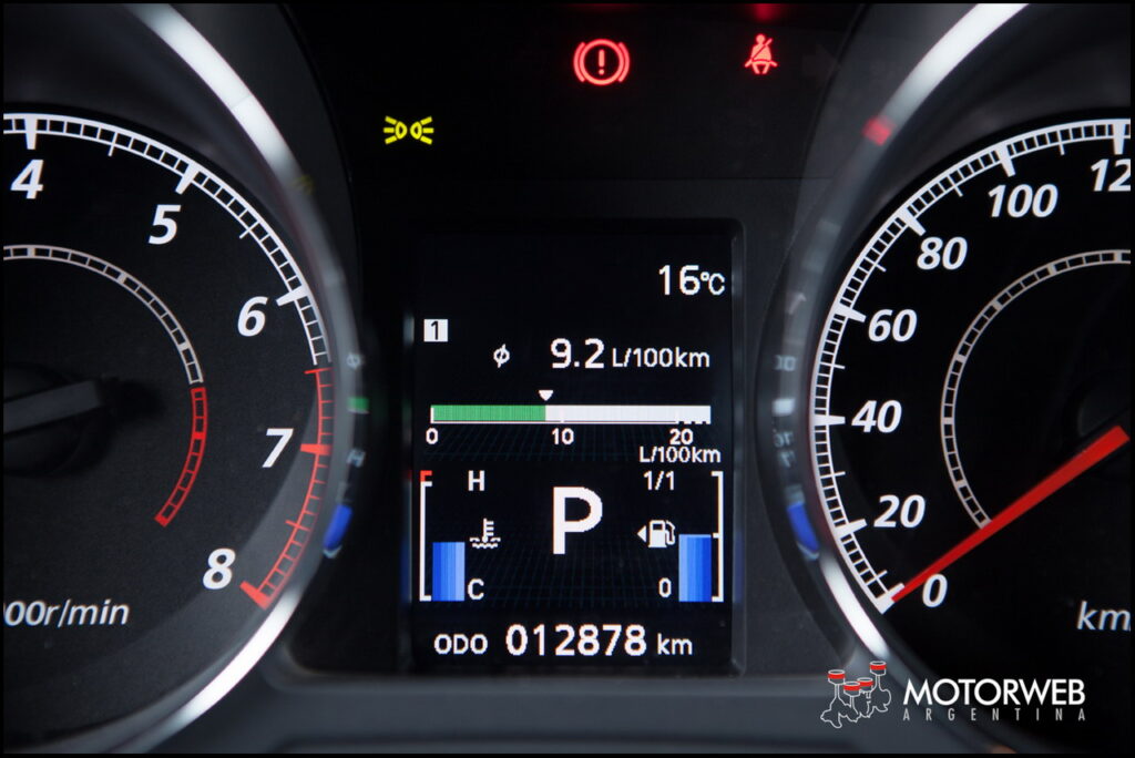 2014-07 TEST Citroen C4 Aircross Motorweb 051