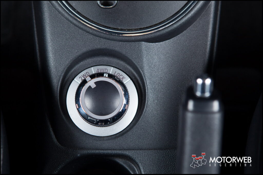 2014-07 TEST Citroen C4 Aircross Motorweb 069