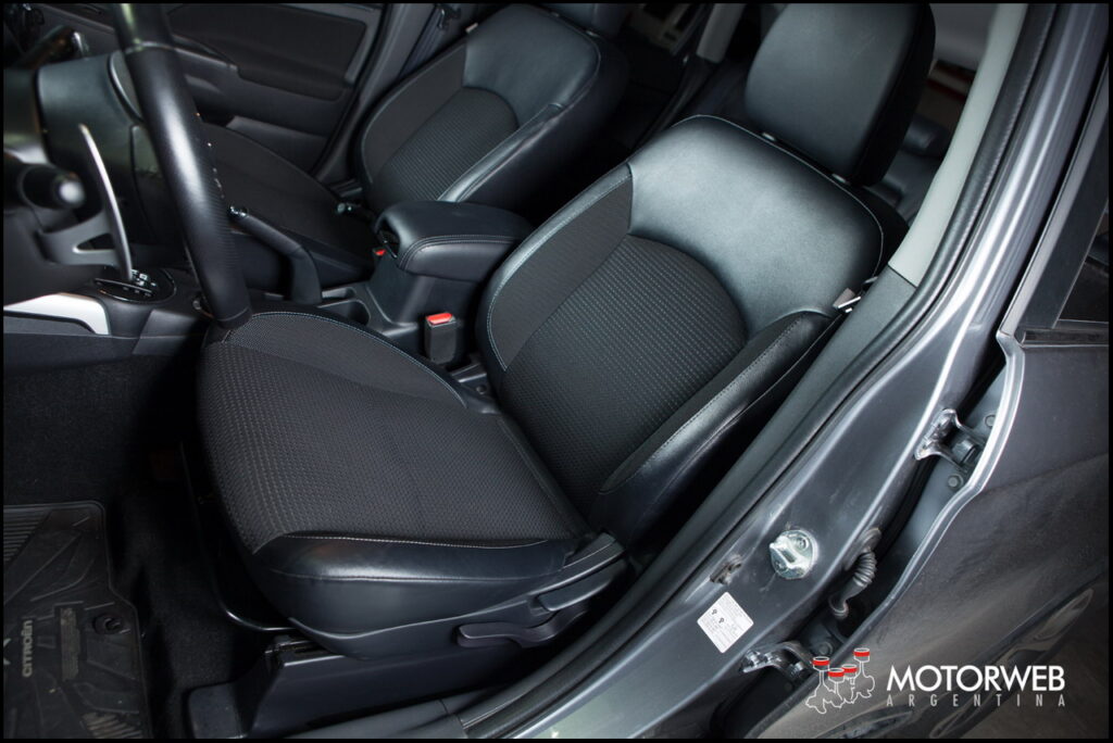 2014-07 TEST Citroen C4 Aircross Motorweb 080