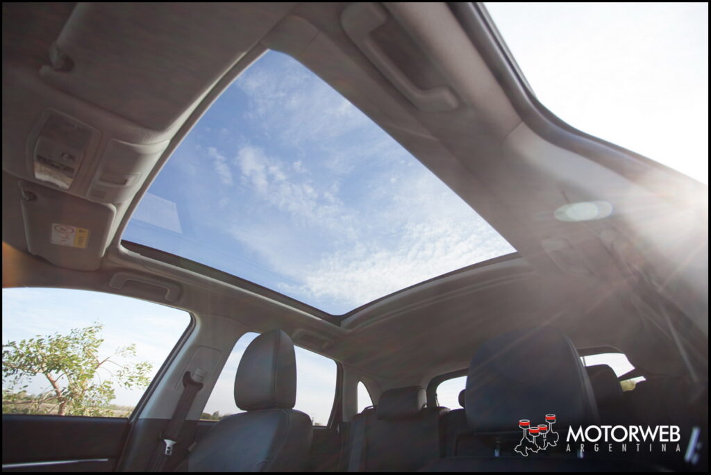 2014-07 TEST Citroen C4 Aircross Motorweb 094