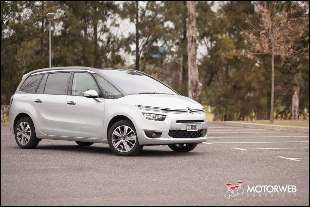 2014-08 TEST Citroen C4 Grand Picasso 001