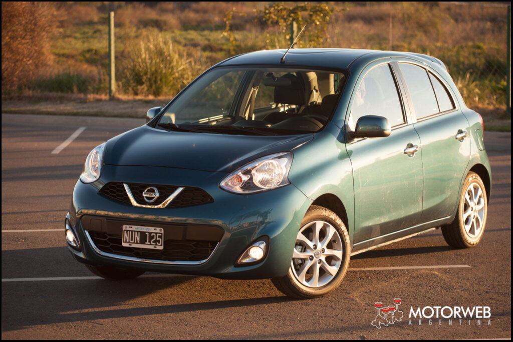 2014-08 TEST Nissan March Argentina 117