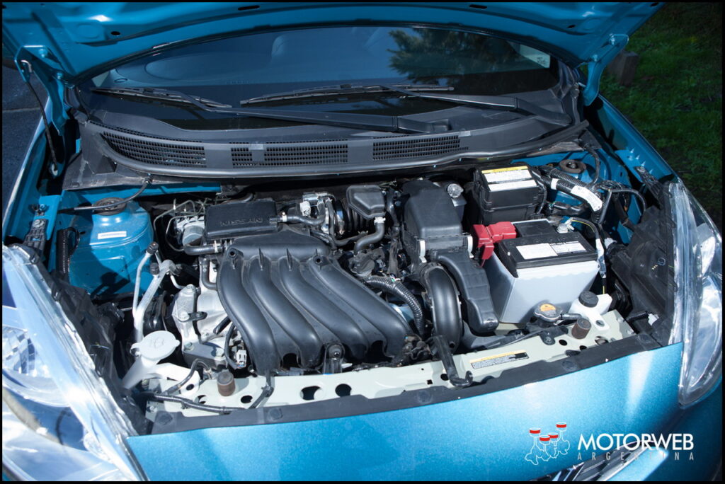 2014-08 TEST Nissan March Argentina 211
