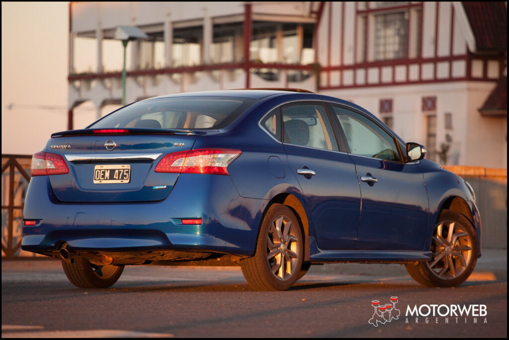 2014-09-18 TEST Nissan Sentra SR Motorweb Argentina 014