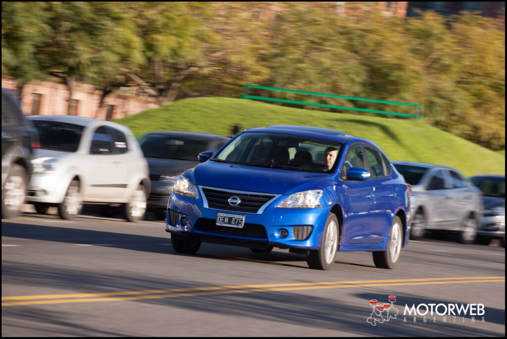 2014-09-18 TEST Nissan Sentra SR Motorweb Argentina 037