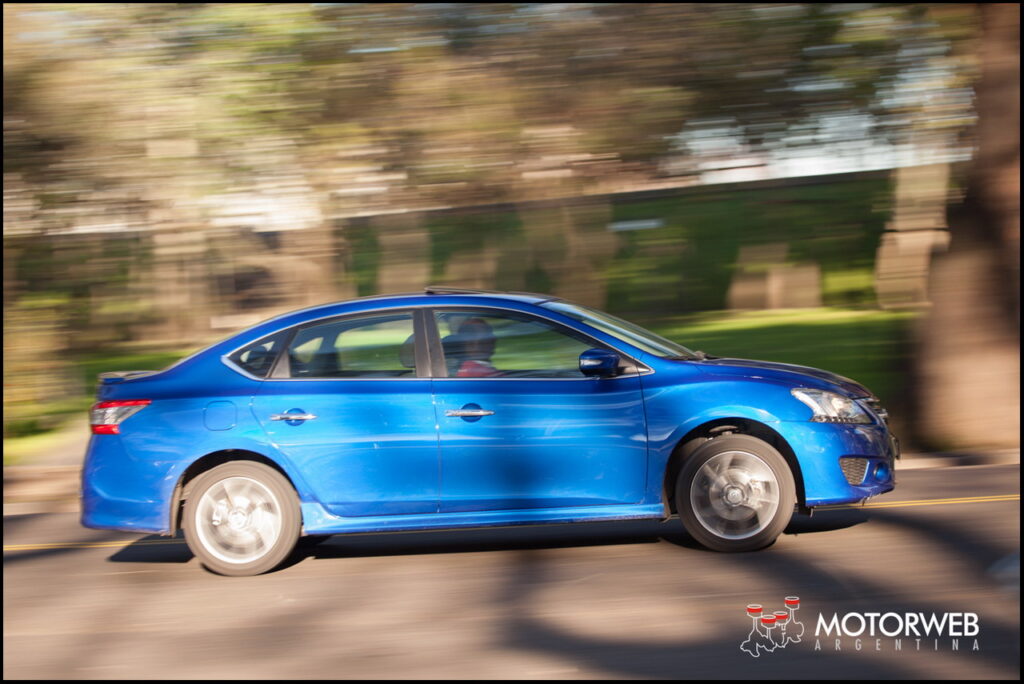 2014-09-18 TEST Nissan Sentra SR Motorweb Argentina 041