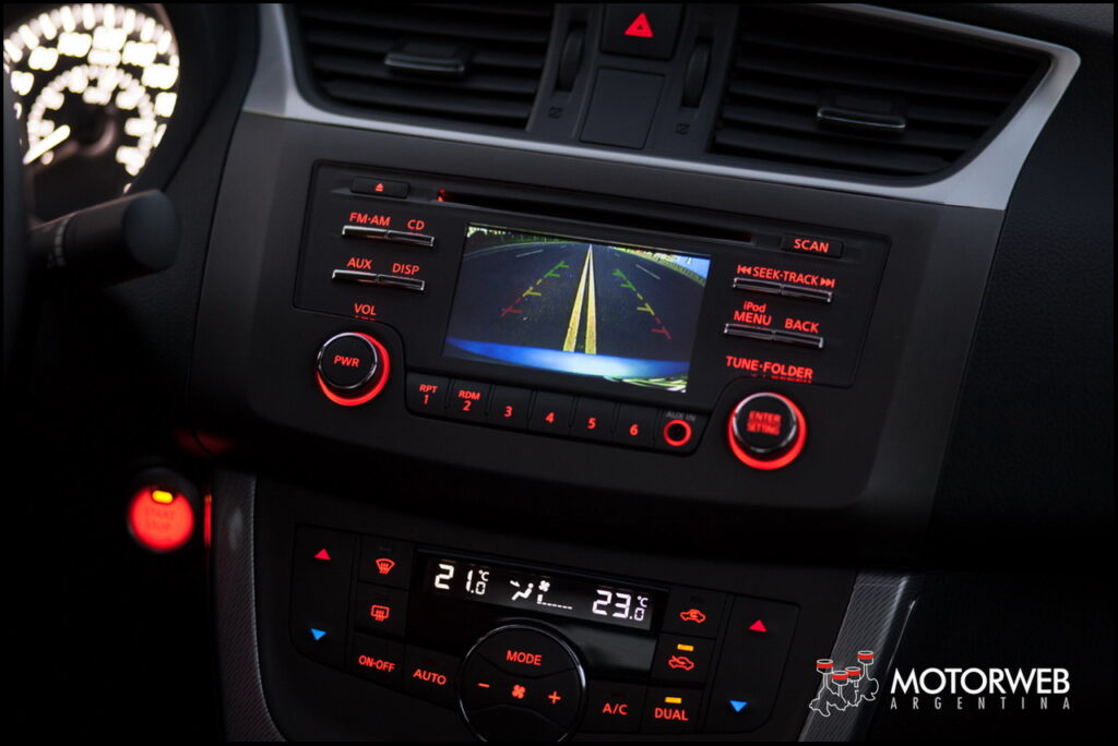2014-09-18 TEST Nissan Sentra SR Motorweb Argentina 066