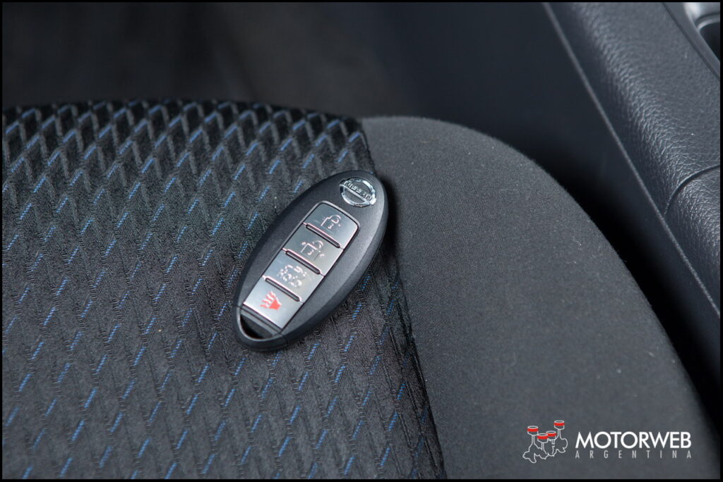 2014-09-18 TEST Nissan Sentra SR Motorweb Argentina 074