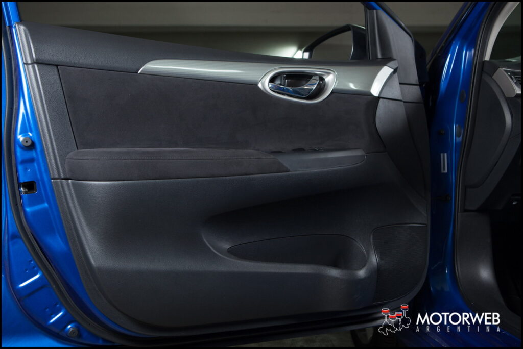 2014-09-18 TEST Nissan Sentra SR Motorweb Argentina 079