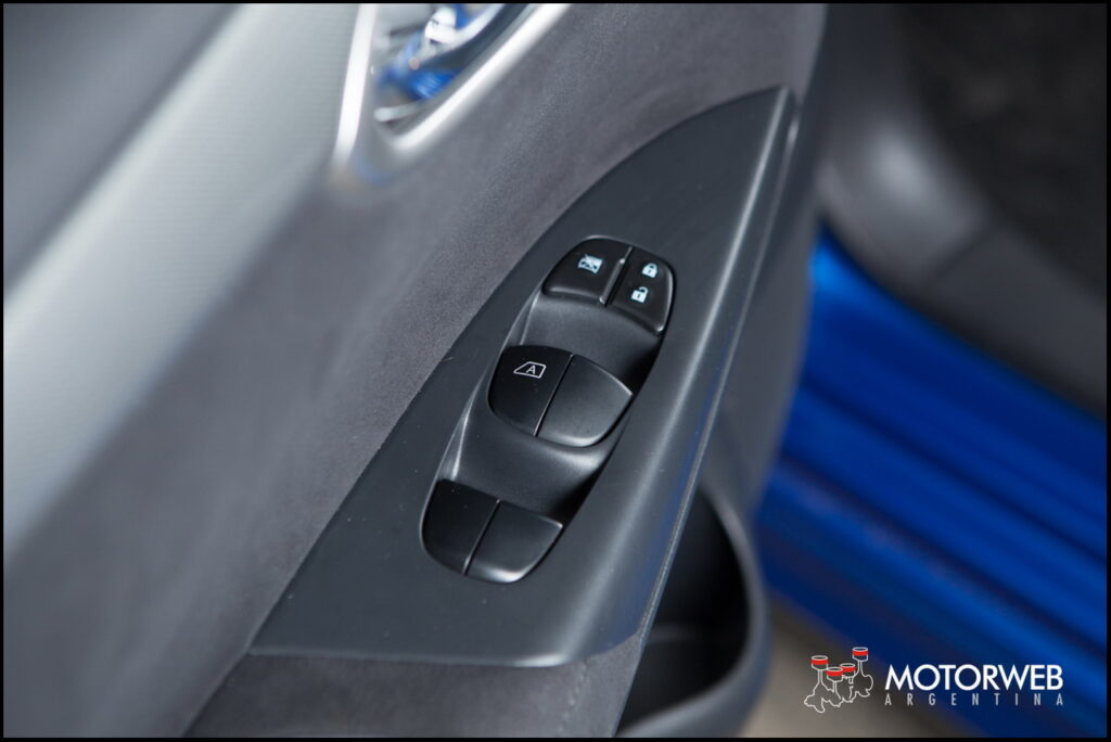 2014-09-18 TEST Nissan Sentra SR Motorweb Argentina 081