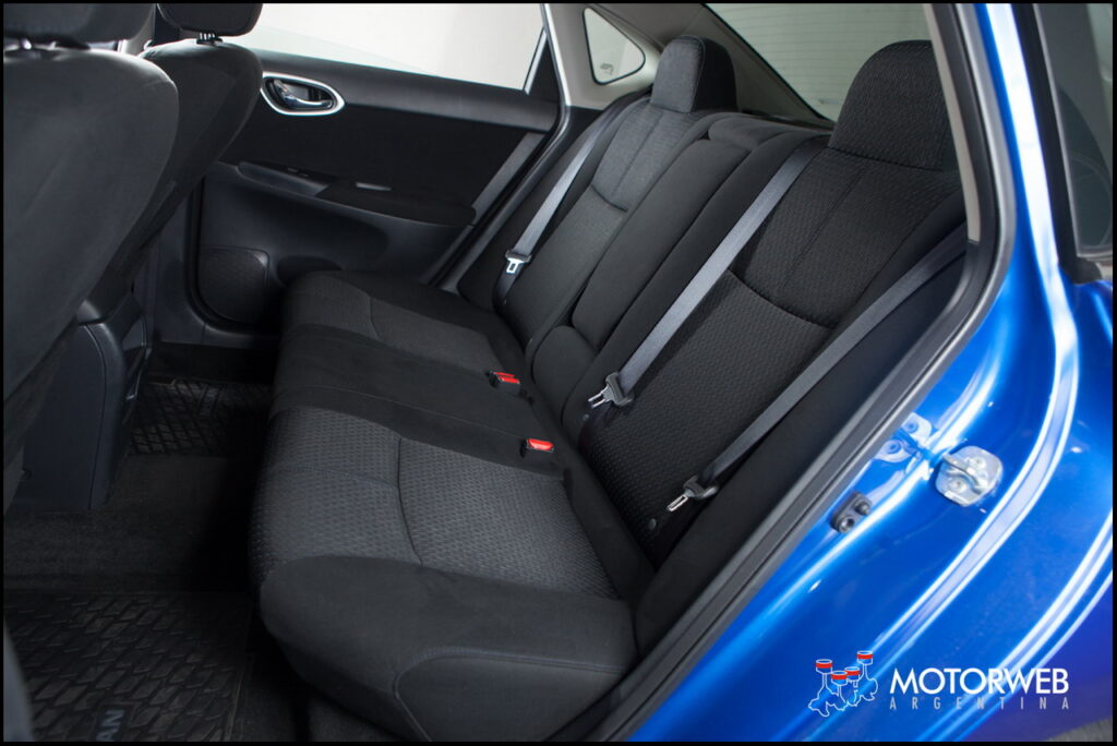 2014-09-18 TEST Nissan Sentra SR Motorweb Argentina 082