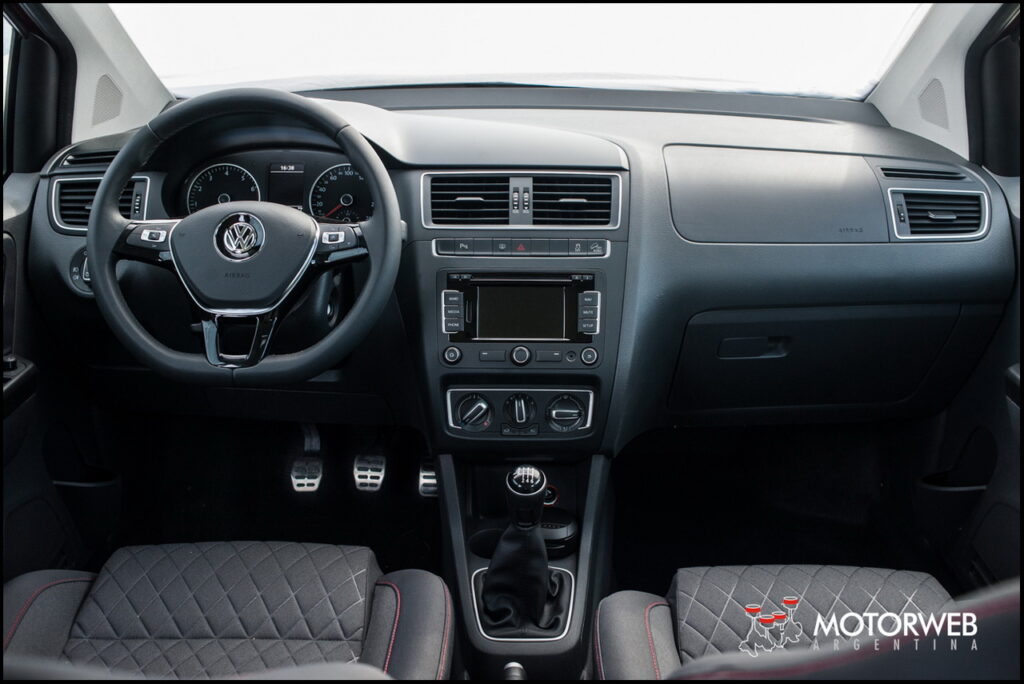 VW Suran Cross 2015 Motorweb Argentina 28